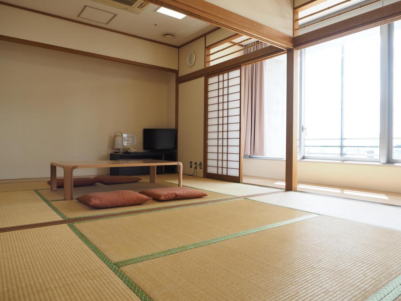 Shin-osaka Youth Albergue Osaka